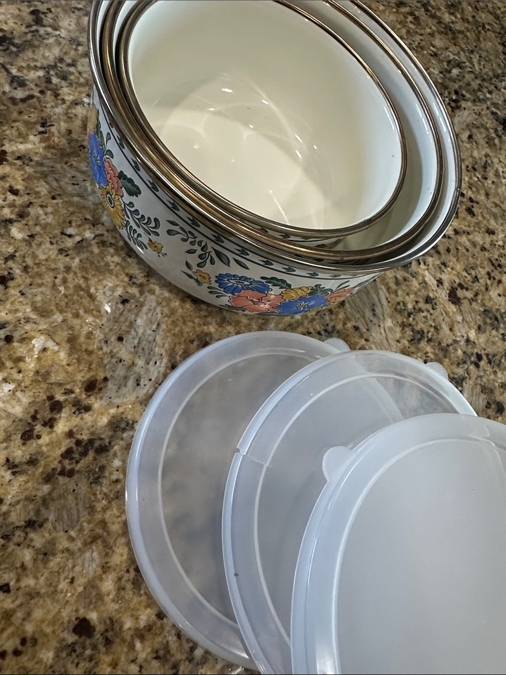 Floral Enamel Mixing Bowls with Clear Snap Lids - White - Picture 2 of 6